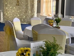 Winnie baby shower,table-centres-and-flower-wall-backdrop