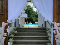 Rustic-wedding-arch
