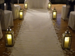 ceremony-with-silver-lanterns-and-dancing-flame-candles